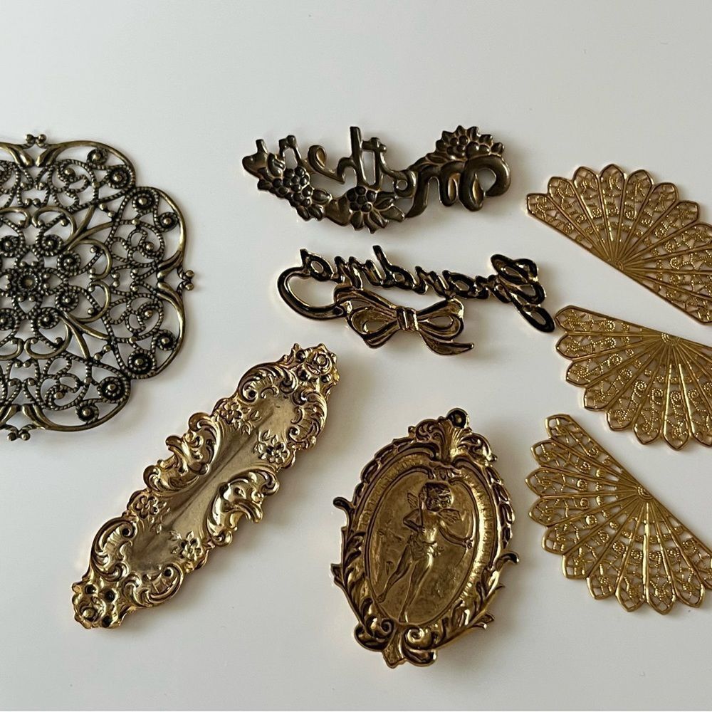 Vintage Brass Metal Stampings & Filigree Lot - Picture 4 of 5